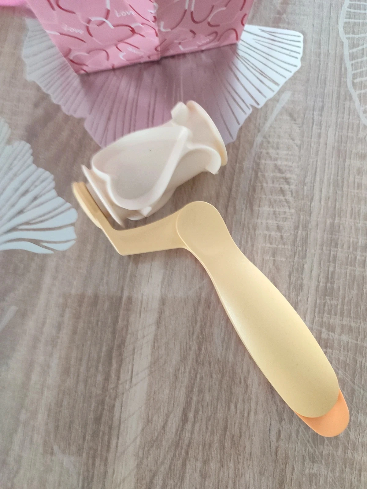 Rouleau a franzir tupperware – photo 2